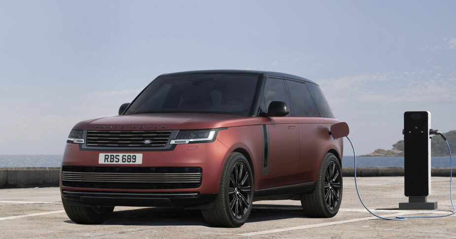 <b>PLUGGER I:</b> Range Rover har åpnet for bestilling av de ladbare versjonene. En helt elektrisk versjon er ventet i 2024.