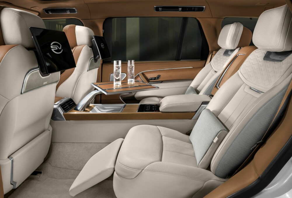 <b>LUKSUS:</b> Range Rover kommer i standard og lang versjon. Utvalget av mulig luksusutstyr er som ventet rikholdig.
