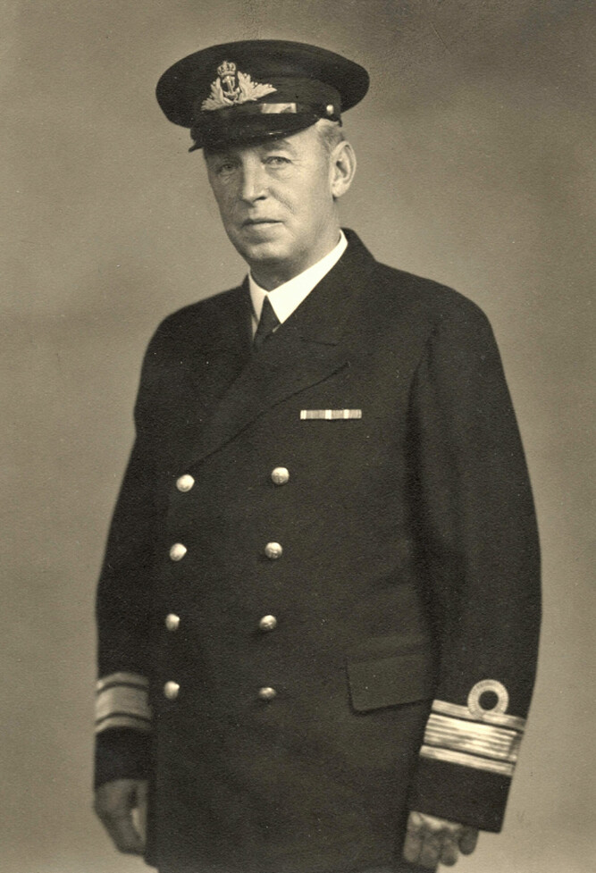 <b>NORSK HJELP:</b> Kaptein Carsten Tank-Nielsen (den senere kontreadmiralen) hjalp Hugo Zenne med returen til Tyskland.