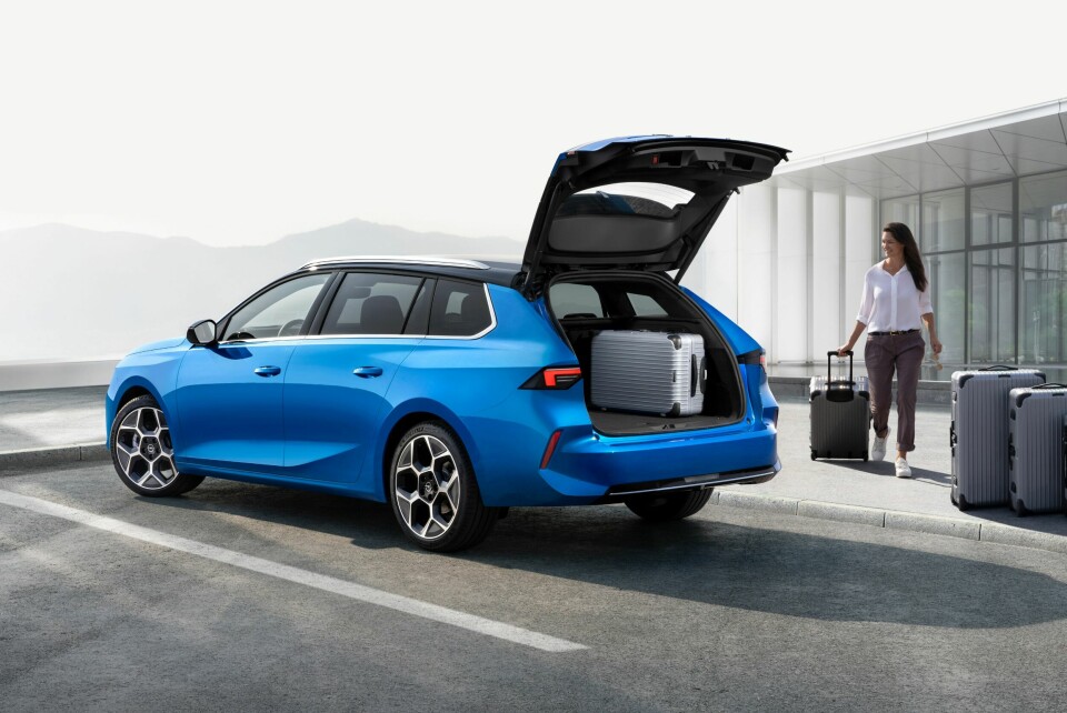 STASJONSVOGN: Senere i år kommer Astra også som ladbar stasjonsvogn. I tillegg kommer en kraftigere PHEV-versjon med 225 hestekrefter.