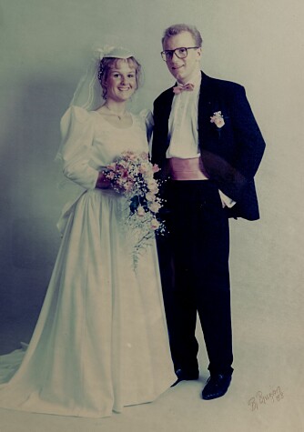 <b>LYK­KE­LIG GIFT:</b> Ve­bjørn og Catarina var ungdoms­kjærester og giftet seg hjemme i Trøndelag i 1988.