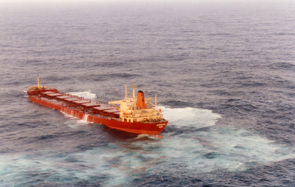 <b>OLJEUTSLIPP:</b> Det er i år 30 år siden det Panama-registrerte malmskipet MS «Arisan» drev på grunn to kilometer fra fugleøya Runde på Mørekysten. 