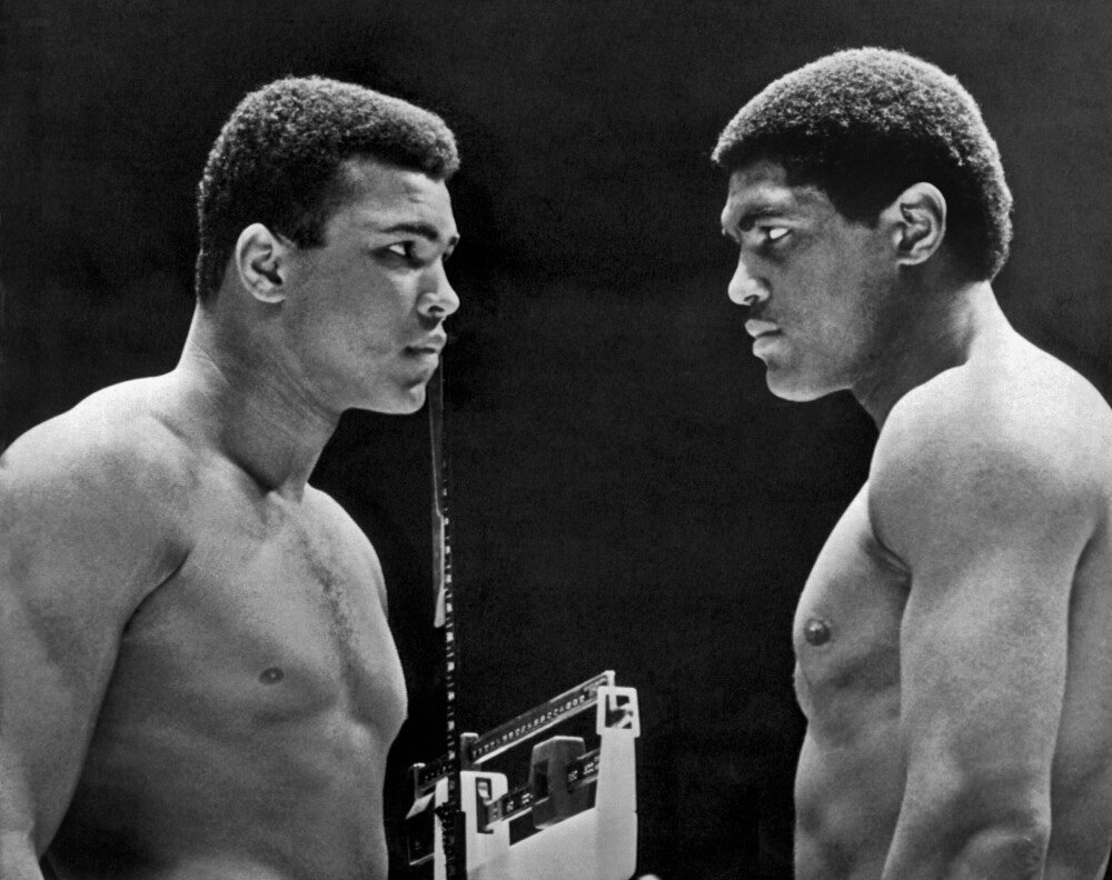 <b>VENNER OG FIENDER:</b> Ernie Terrell (t.h.) slumpet til å kalle sin mangeårige venn og sparring­partner Muhammad Ali med hans døpenavn Cassius Clay. Det ble opptakten til en av bokse­historiens aller største kamper.
