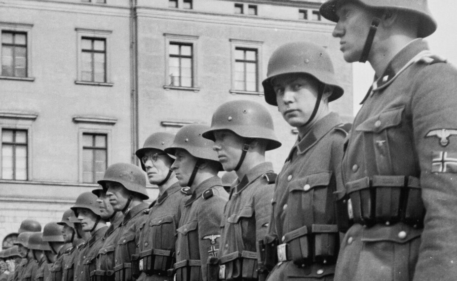 <b>FROSSET UT:</b> Unge menn med nazi-foreldre ble frosset ut i hjemmemiljøene. Det drev mange av dem inn i tysk tjeneste for SS i tysk uniform med norsk flagg på armen. 