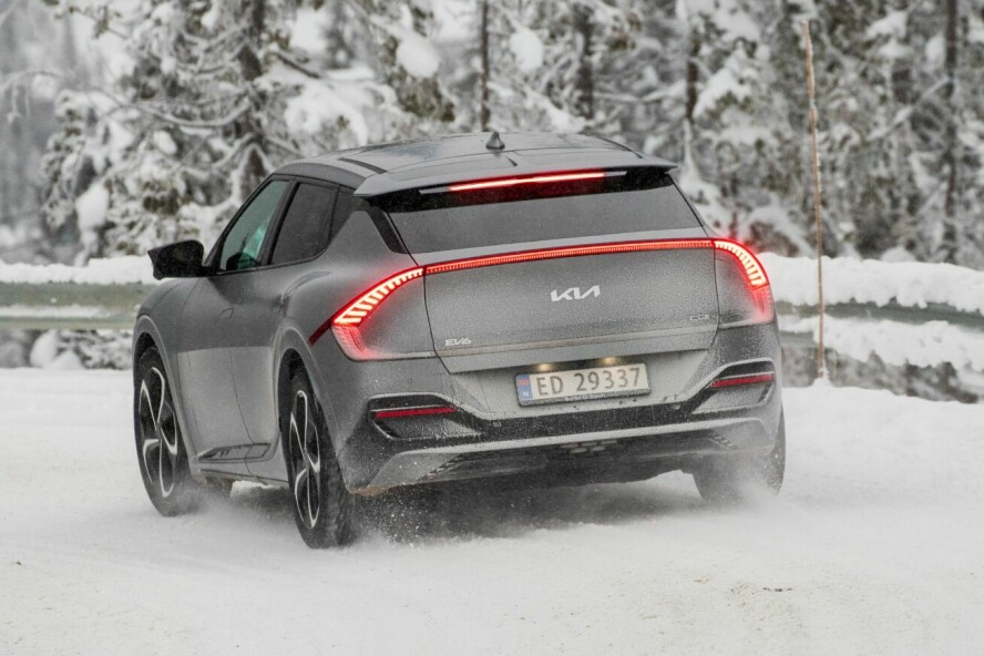 KIA: Designstrikken er dratt ganske langt for et folkebilmerke. Den skiller seg ut, også fra sin tekniske tvilling Hyundai Ioniq 5.