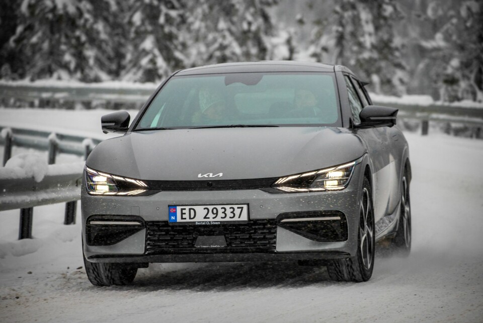 KIA: Morsomme og sikre veiegenskaper på vinterføre er et stort pluss for EV6.