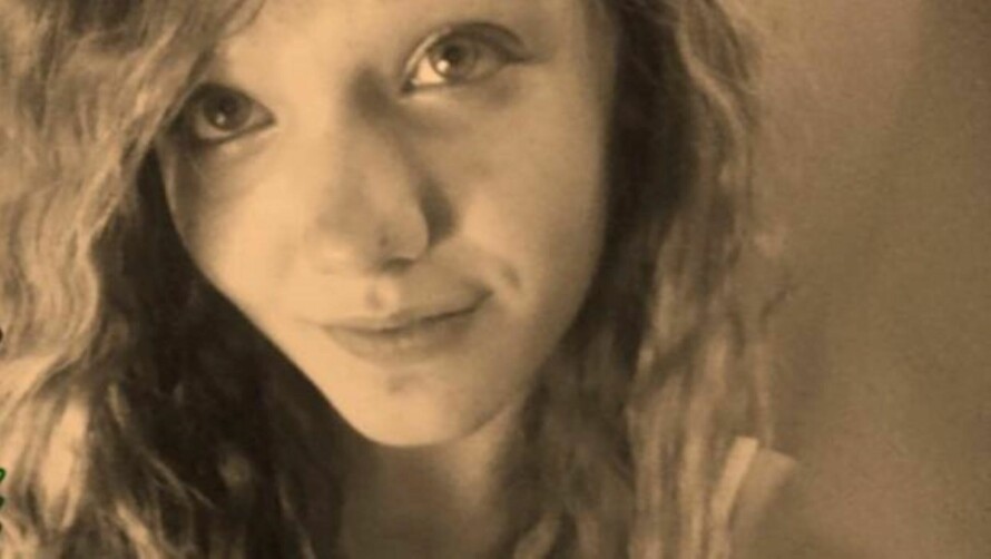 LUFTETUR: April Millsap (14) var ute med familiehunden da en fremmed mann oppsøkte henne på gangstien. En mann som ikke tålte å bli avvist, skulle det viste seg.