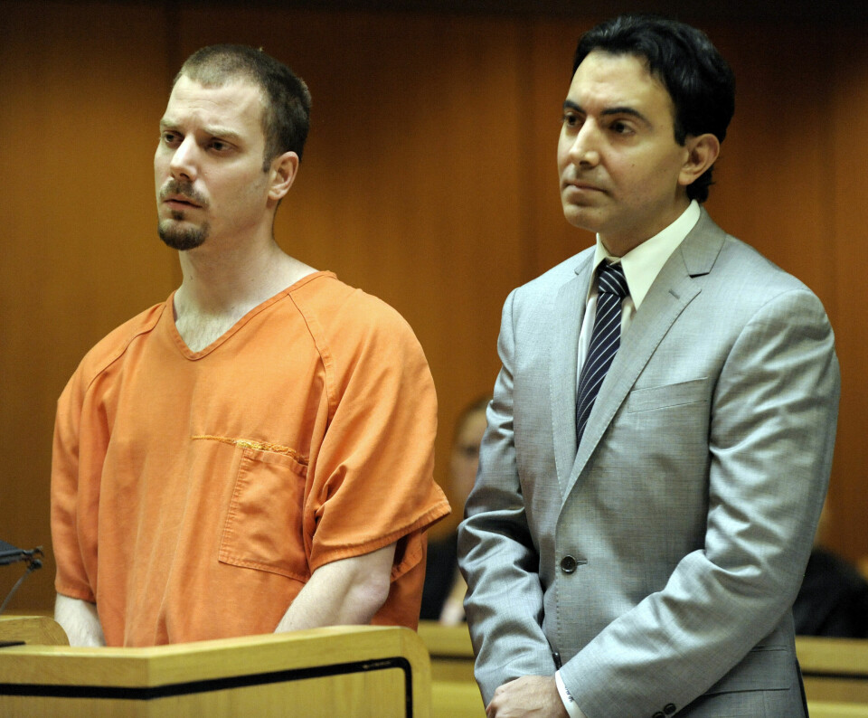 MOBIL-AVSLØRT: James VanCallis (t.v.) ga uvitende politiet viktige spor i jakten på ham selv.