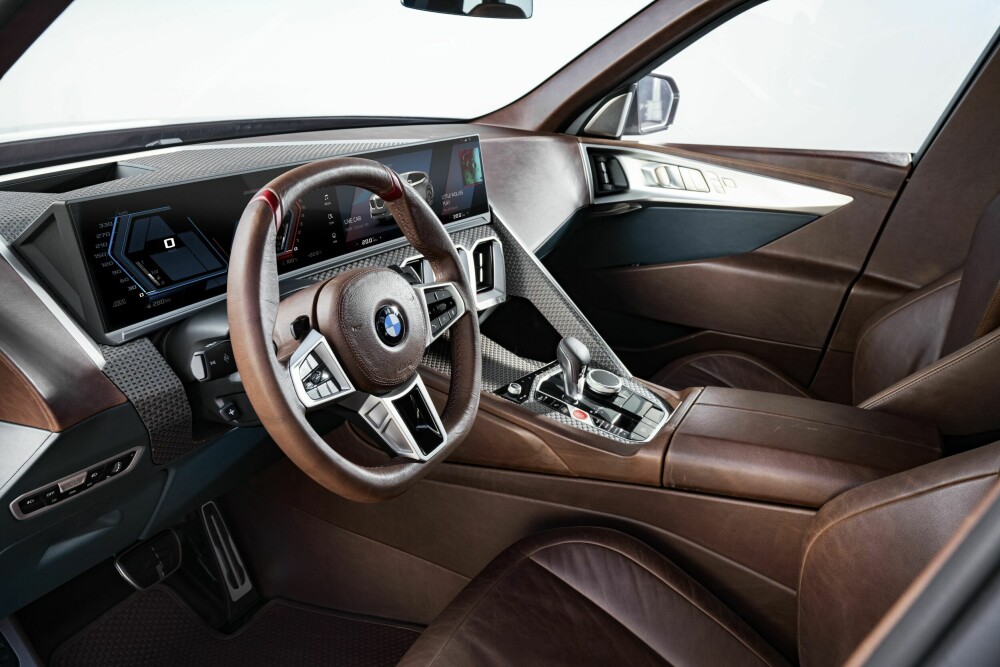 <b>BLANDING:</b> Interiøret er en blanding av nyvinninger og kjente BMW-installasjoner. 