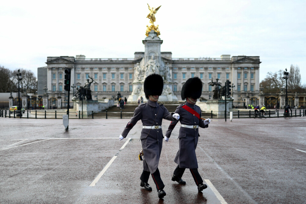 <b>FRITT FREM:</b> Vaktene og sikkerhetsopplegget på Buckingham Palace i London fremsto mer som pynt enn vern mot inntrengere, oppdaget Michael Fagan.