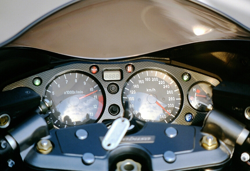 Legendariske Hayabusa: Her går det unna i 321 kilometer i timen