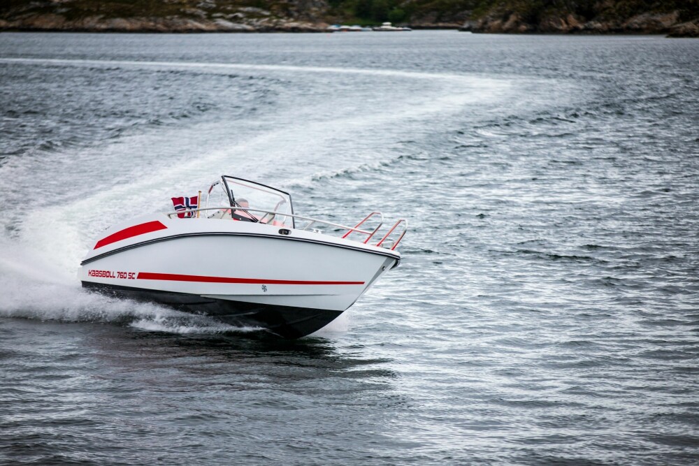 <b>KOMFORT:</b> Kaasbøll 760 SC er en behagelig GT-båt med klassisk V-bunns design. 