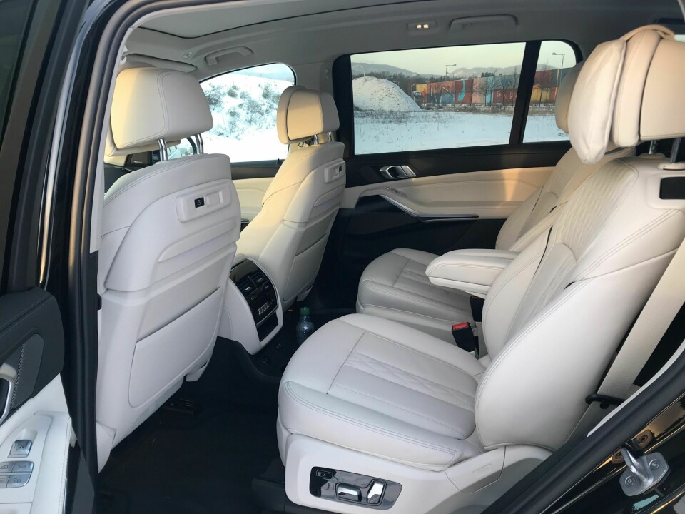 X7: Med seksseters konfigurasjon blir sittekomforten på andre seterad av ypperste klasse.