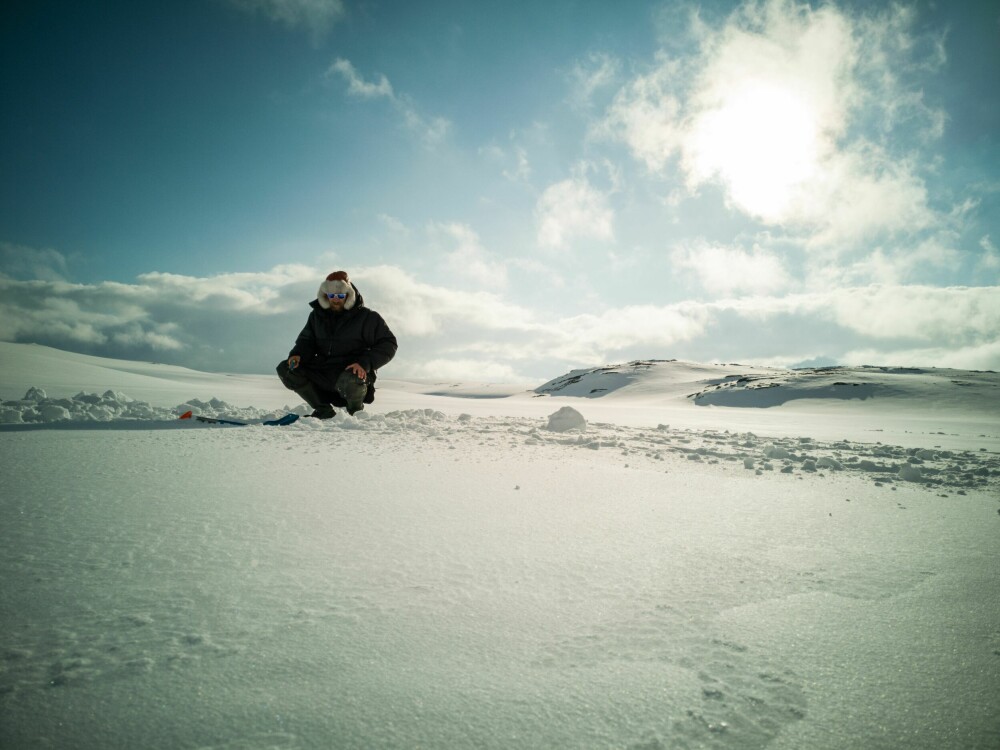 <b>KALDT OG VINTERLIG:</b> Selv om kalenderen viser mai, er det snøføyke og minusgrader på 1300 meter over havet på Hardangervidda.