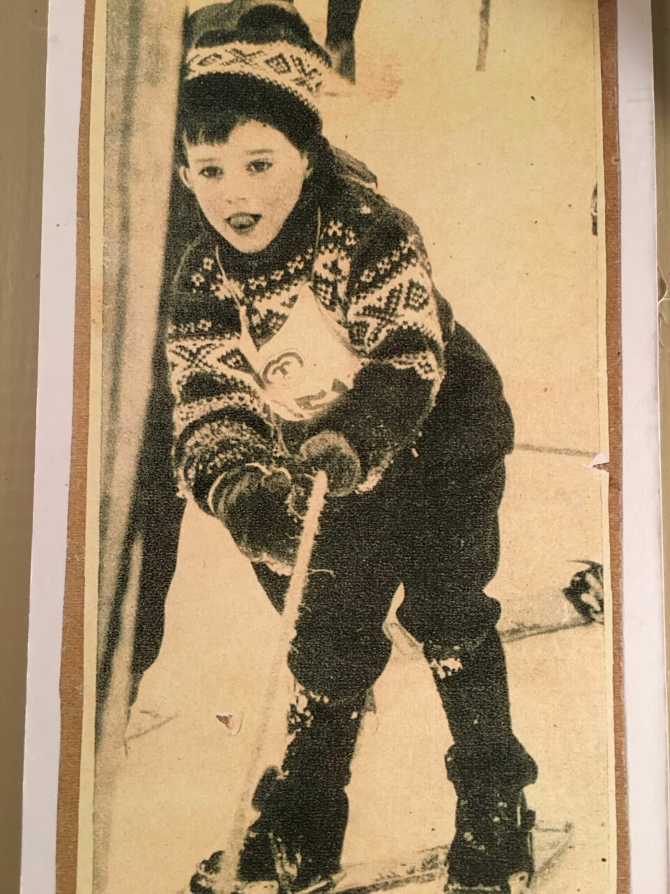 JONAS SOM BARN: Jonas har arvet skigleden fra faren sin, Ulf Jonas Støre. Her er vår nåværende statsminister avbildet i 1965 på Tom Murstads skibarnehage.