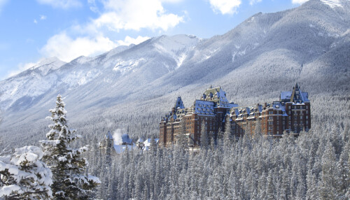 <b>GIGANTISK:</b> Det enorme Fairmont-hotellet i Banff. 