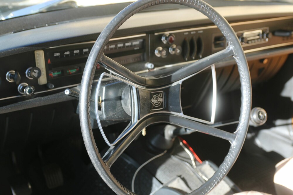 <b>1971:</b> Klassisk Volvo-ratt og dashbord, slik det så ut i 1971.