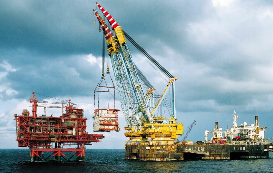 <b>SAIPEM:</b> Montering og fjerning av store offshore-installasjoner har skapt et marked for noen underlige farkoster, som «Saipem 7000», som nylig fikk problemer i Åmøyfjorden utenfor Stavanger.