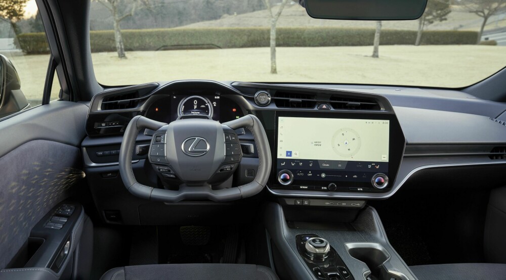 <b>STIKKE:</b> Lexus åpnet for reservasjon av RZ den 20. april i år. Den kan bestilles med One Motion-flystikke. 