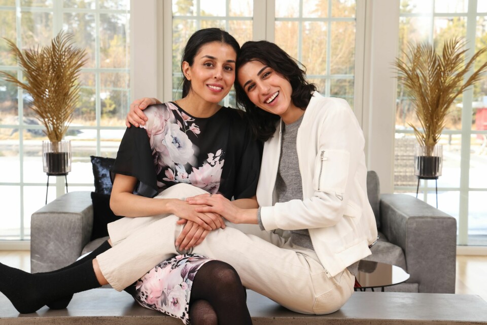 SOPHIA OG MINA: Som yngst i søskenflokken på seks, mener Sophia (t.h.) hun nyter godt av deres livserfaring og lærer av feilene søstrene har gjort. Her sammen med storesøster Mina.