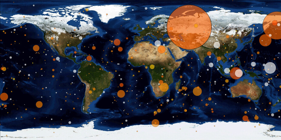 <b>MANGE TREFF:</b> Kartet viser asteroider som har truffet atmosfæren i tiden 15. april 1988 til 29. sept­ember 2021. De minste sirklene representerer en kraft da asteroiden eksploderte på 730 tonn TNT, den største sirkelen, Cheliyabinsk, tilsvarte 50 000 tonn. Bomben over Hiroshima tilsvarte ca. 13 000 tonn TNT. Det ble registrert 873 treff i perioden.