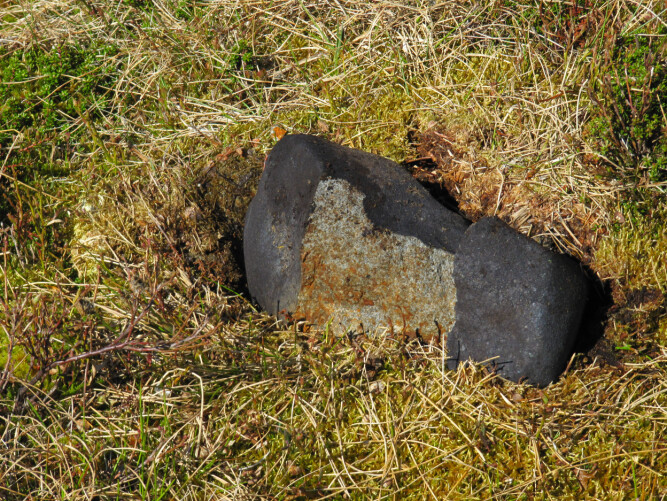 <b>VALLE-METEORITTEN:</b> I 2013 fant Terje Fjeldheim denne meteoritten på 4,5 kilo på en fisketur i Setesdalsheiene. Da den entret atmosfæren var den antagelig over 15 meter i diameter.