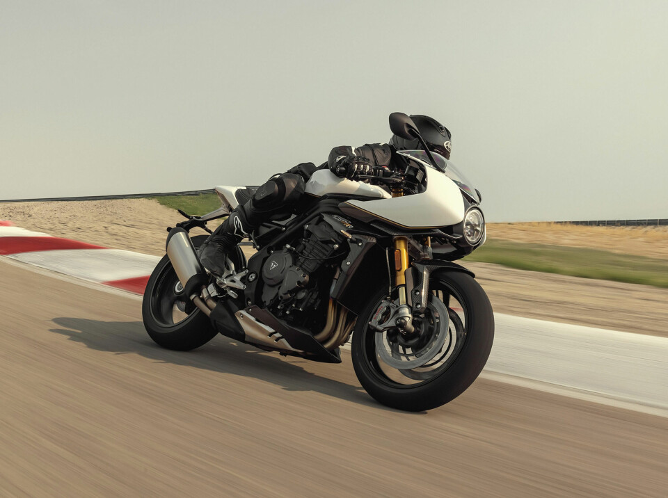 Triumph Speed Triple 1200RR