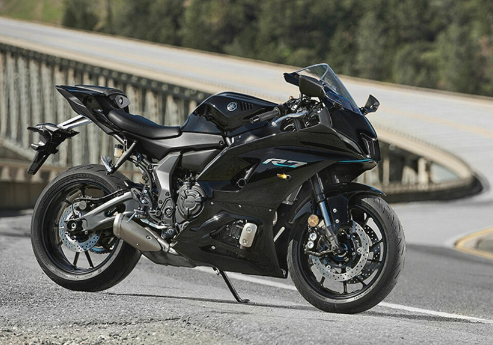 Yamaha R7
