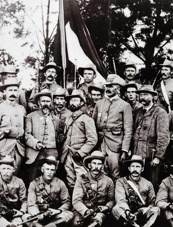 <b>BERYKTET:</b> Den første skandinaviske kontingenten umiddelbart før avreise fra Pretoria etter etableringen i oktober 1899.