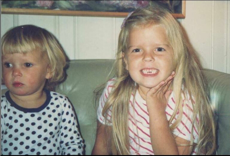 ERTERIS: – På midten av 80-tallet hadde vi mintgrønn skinnsofa hjemme på Jessheim. Søs hadde allerede signatursveis og ventet på at overtenninga mi skulle gi seg.