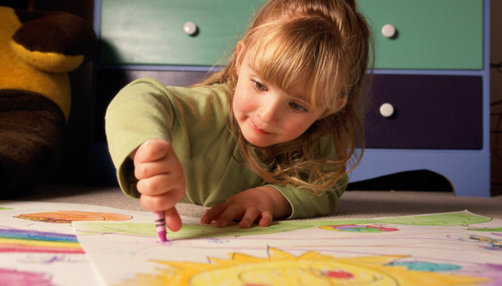 PLANLEGGE: Større barn kan gjerne inkluderes i planleggingsfasen. Å være med å bestemme, undersøke og drodle er topp.