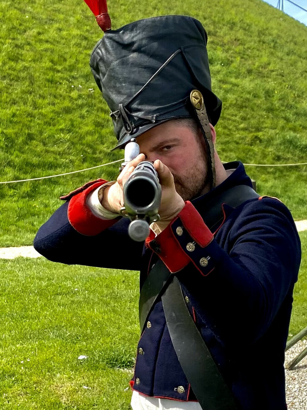 <b>MUNNLADER:</b> I 1815 tok det tid å lade de glattborede geværene, som ikke var særlig nøyaktige på avstand. Derfor var lengden tilpasset bajonettbruk og kolben designet for å brukes som klubbe.