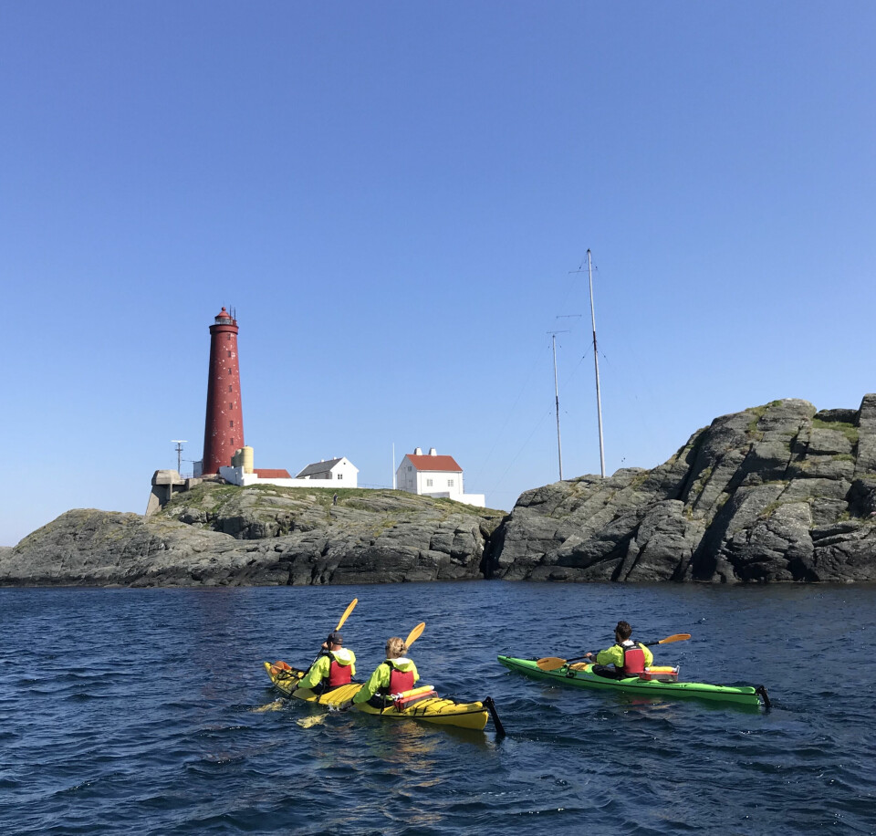 HAVGAPET: Dersom været tillater det og du har gode padleferdigheter, er turen helt ut til Utvær fyr en opplevelse. Lenger vest på fastlands-Norge er det ikke mulig å komme. Fortsetter du vestover, er neste stopp Shetlandsøyene.