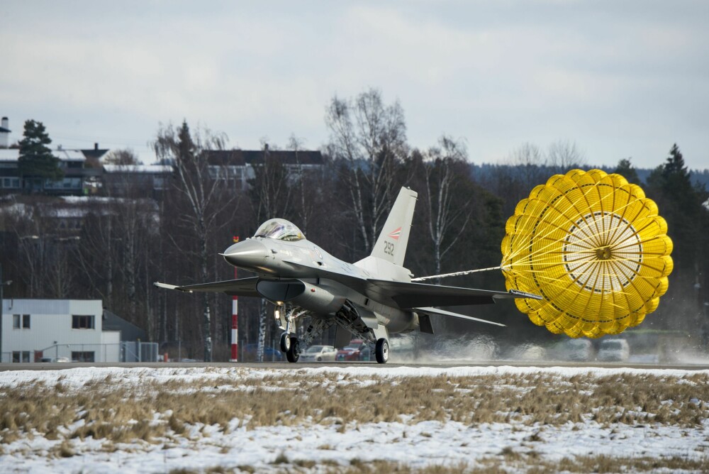 <b>EKSTREMTUR:</b> I løpet av den timen en testtur varer, blir F-16-flyet presset til det ytterste.