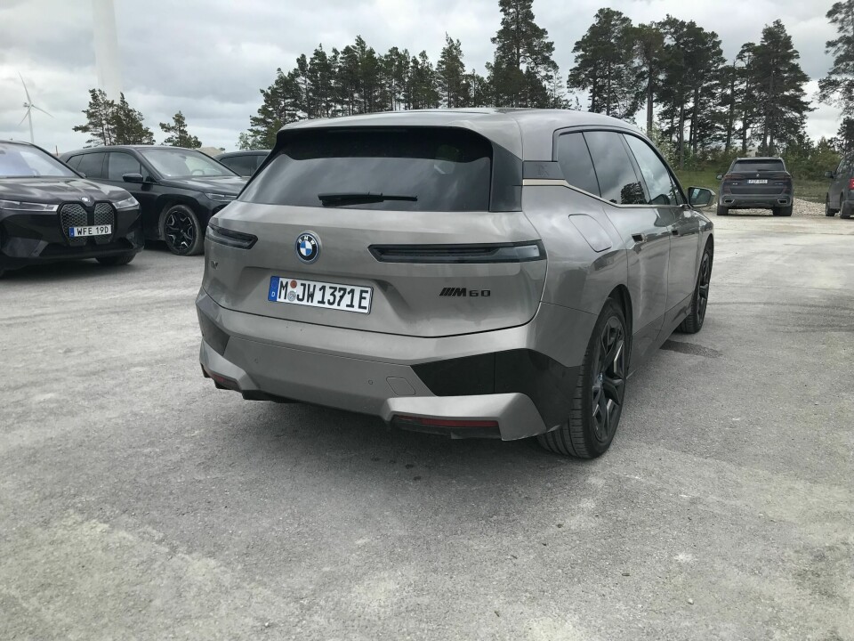 AVSLØRT: M60-logoen forteller at M-avdelingen til BMW har hatt en finger med i spillet.
