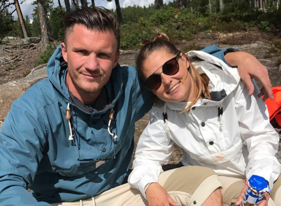 DATE I DET FRI: Paret på utflukt ved Fjorda på Hadeland i 2017. De prøver å leve livet til det fulle i dag også, selv om tiden med lange turer sammen er over.
