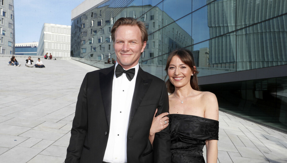 <b>ODDGEIR THUNE: </b>Pia Tjelta avbildet sammen med forloveden Oddgeir Thune under premieren på på Made in Oslo på Den Norske Opera i april 2022 i april i år.