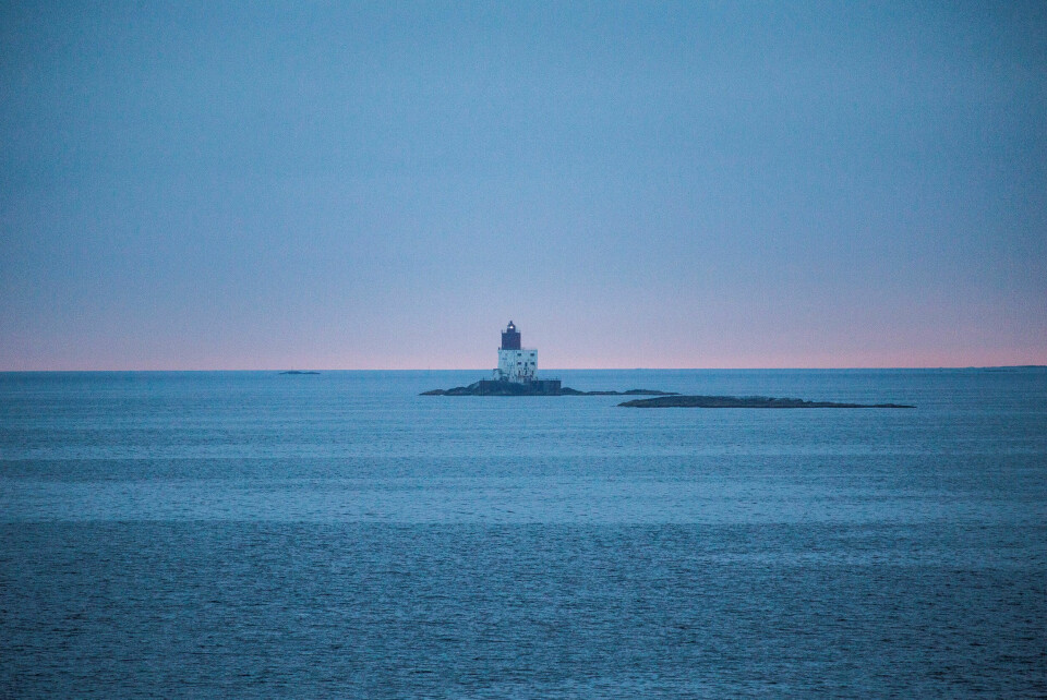 LEIA: Gjæslingan fyr, en times ferd fra Rørvik med hurtigruta. Herfra så fyrvokteren den fortøyde Hellevik ved Geitholmen, utenfor bildekanten bakover mot høyre.
