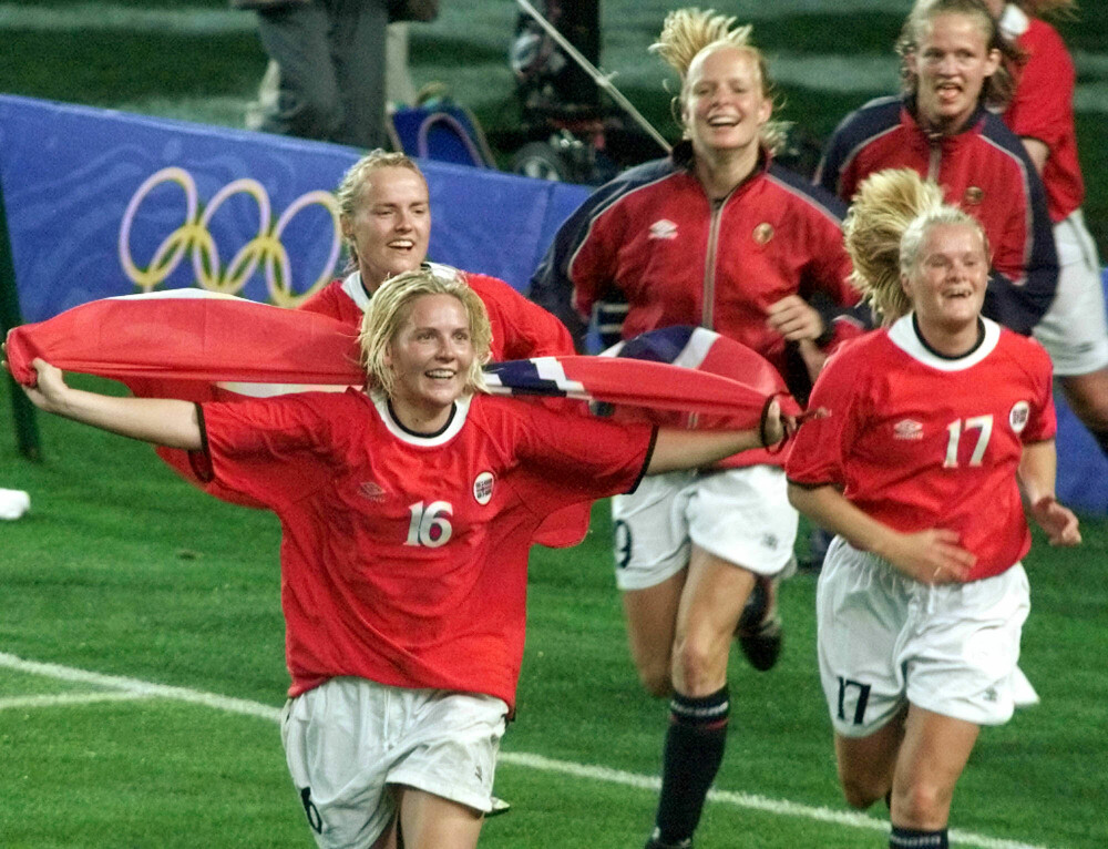 <b>GULL-RUS:</b> Ragnhild Gulbrandsen drømte som jentunge om å få spille for Rosenborg. Før Rosenborg stilte med kvinnelag rakk Gulbrandsen å bli olympisk mester i fotball for Norge.
