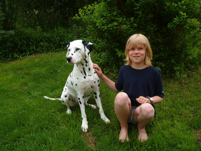 DYREKJÆR: Hanne har vokst opp med dyr, og har alltid vært veldig glad i de firbeinte vennene.