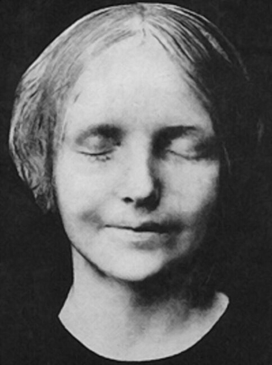 DØDSAVSTØPNING: En fransk patolog valgte å ta en avstøpning av ansiktet til den døde, unge kvinnen. Det skulle få uante følger mange år senere.