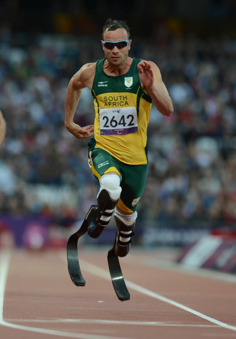 <b>«BLADE RUNNER»:</b> Paralympics-stjernen Oscar Pistorius fra Sør-Afrika skjøt kjæresten i deres felles bolig. Åstedet ble overlatt til «Blod­søstrenes» eksperter til å fjerne spor.