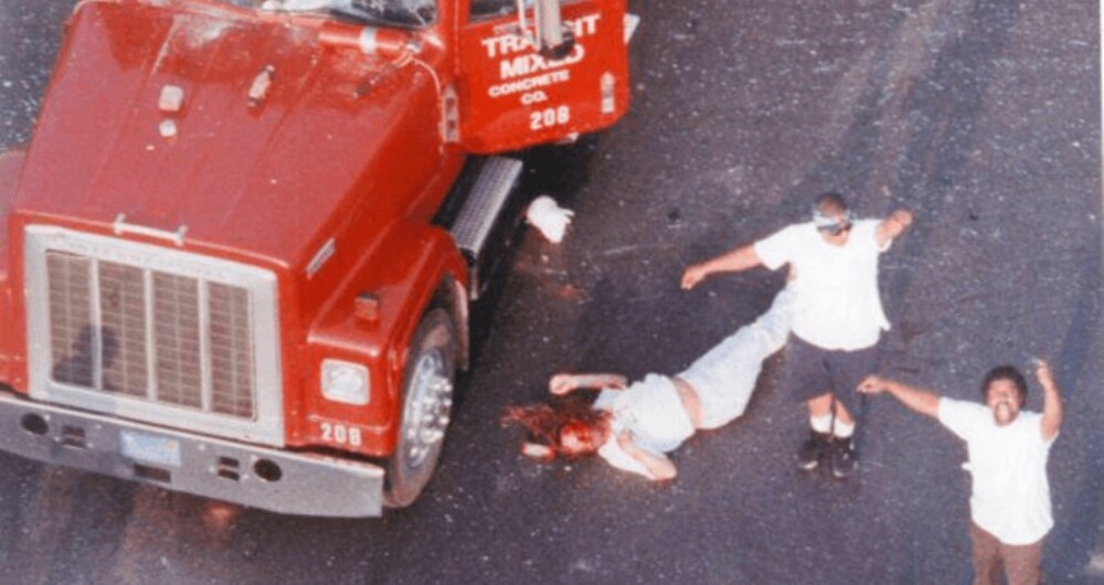 <b>REDDET AV TV-BILDER:</b> Overfallet på trailersjåføren Reginald Denny ble kringkastet live, noe som medførte at noen TV-seere stormet ut for å hjelpe ham. 