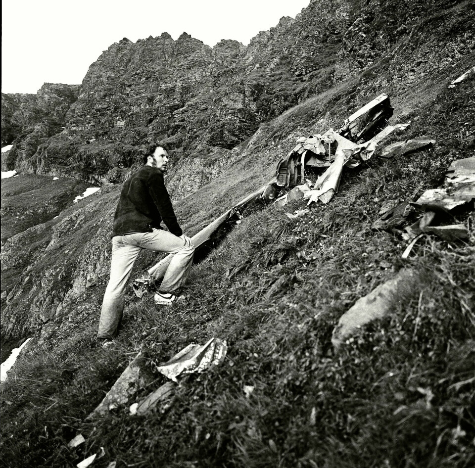 VRAKRESTER: Letemannskapene kom til et ulykkesområde med 17 omkomne og et fly i forvridde småbiter.