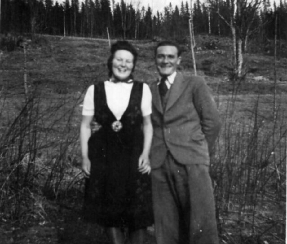 <b>ROMANTISK GJENSYN:</b> Harald Flaskerud fant kjærligheten i den vesle Skjærdalsgrenda. Han og Astrid Sinnerud ble et par og giftet seg i 1947. Bildet lånt av Unni Eng.