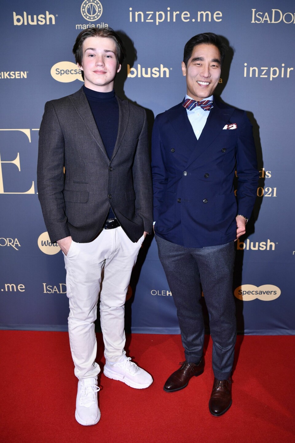 BONUSSØNN: Her er Fredrik sammen med bonussønnen under Vixen Awards i 2021. Fredrik har holdt sammen med partneren i over 15 år og er i dag forlovet.