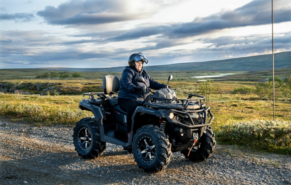 <b>ERNA PÅ ATV: </b>Erna husker godt denne ATV-turen i for­bin­delse med valg­tur i Troms og Finnmark.