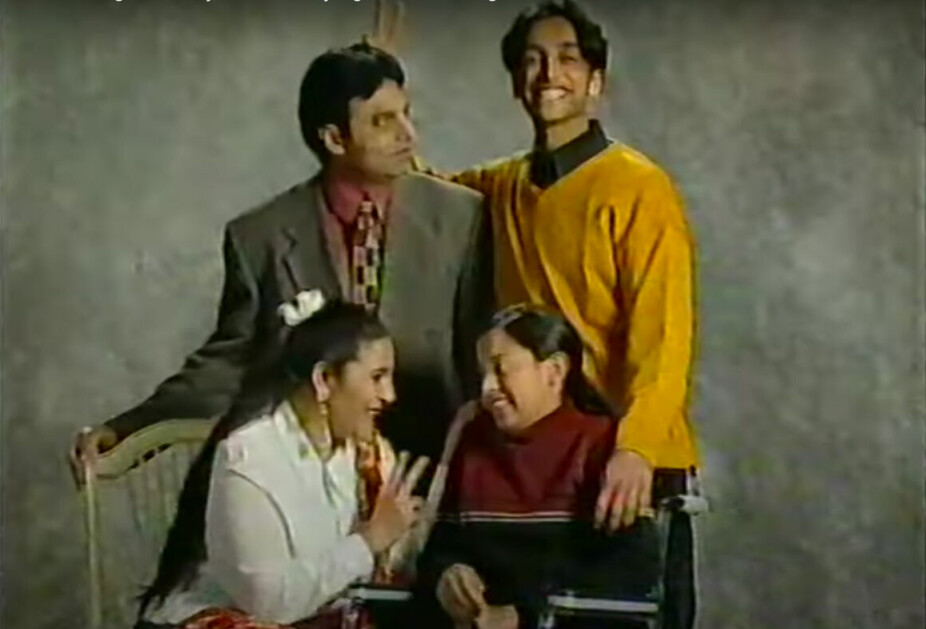 <b>FAMILIESAGAEN DE SYV SØSTRE:</b> Mahinders datter Mini spilte datteren i den pakistanske familien i «Familiesagaen De syv søstre» på TV 2 i årene 1996 til 2000.