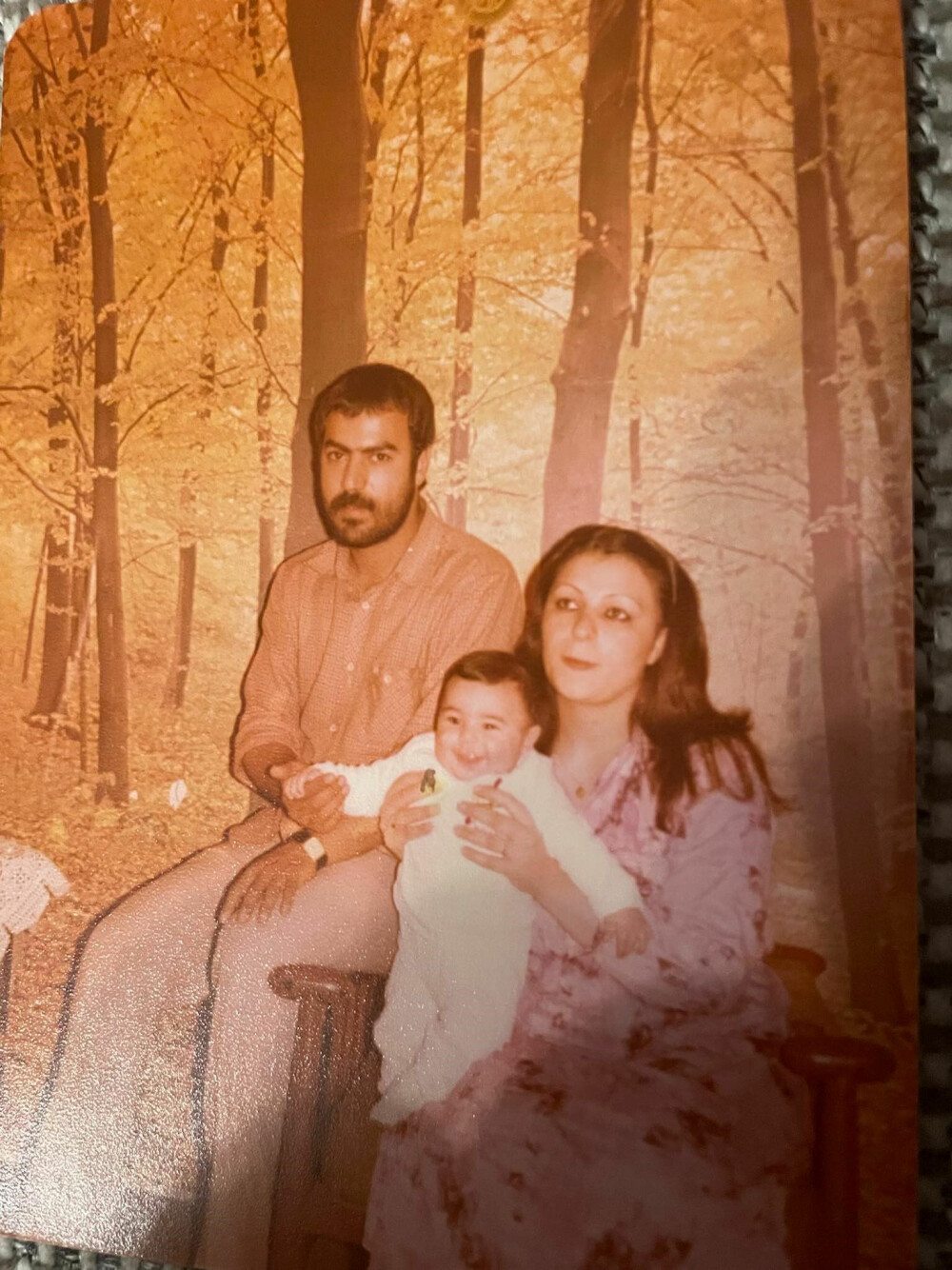 <b>FAMILIEN:</b> Lille Masud med mamma Sara og pappa Bijan i Iran.