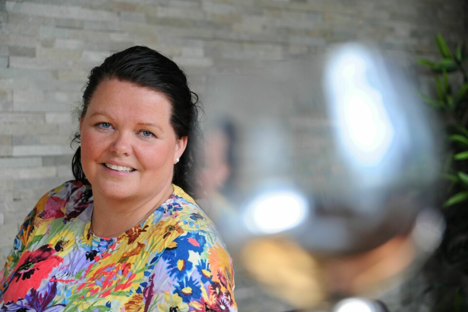 FORBILDE: Gravferdskonsulenten som ivaretok familien da tvillingsøsteren døde, ble en stor støtte for Tanja mange år senere. Han inspirerte henne også til selv å bli gravferdskonsulent.